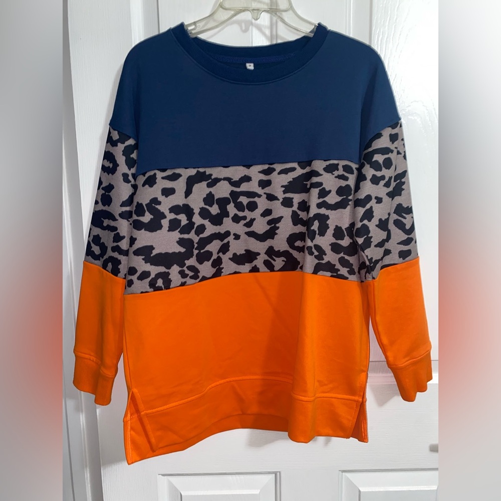 Colorblock Leopard Print Sweater - Picture 4 of 11